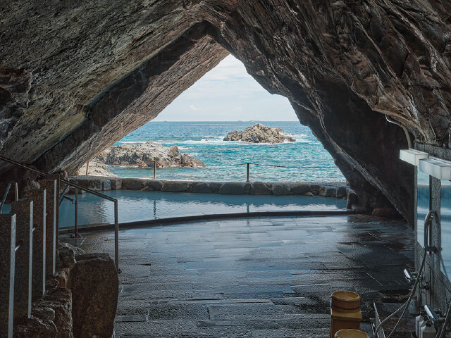 源泉かけ流し自慢の絶景温泉