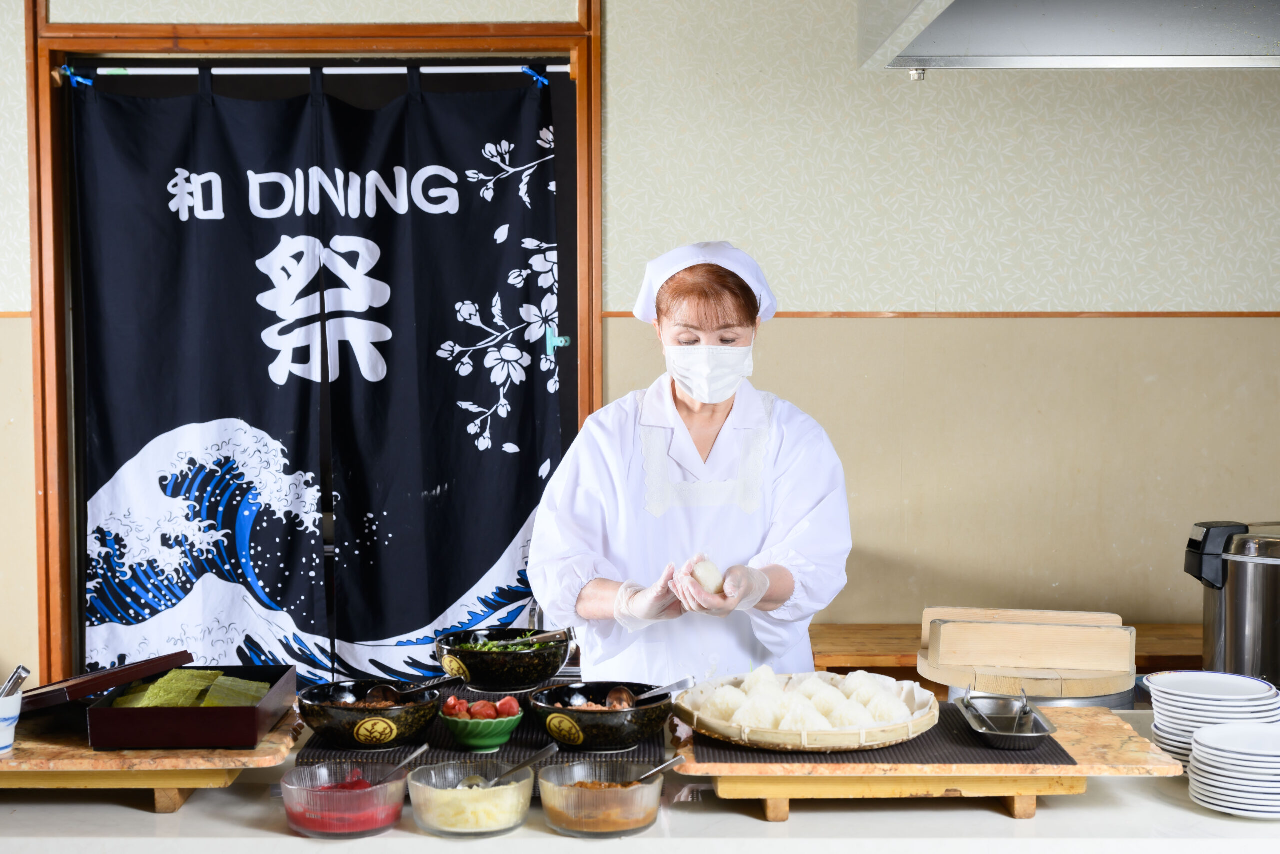 【なぎさ館】昭和レトロな雰囲気で賑やかに「和DINING 祭」生鮪＆屋台料理バイキング【飲み放題付】