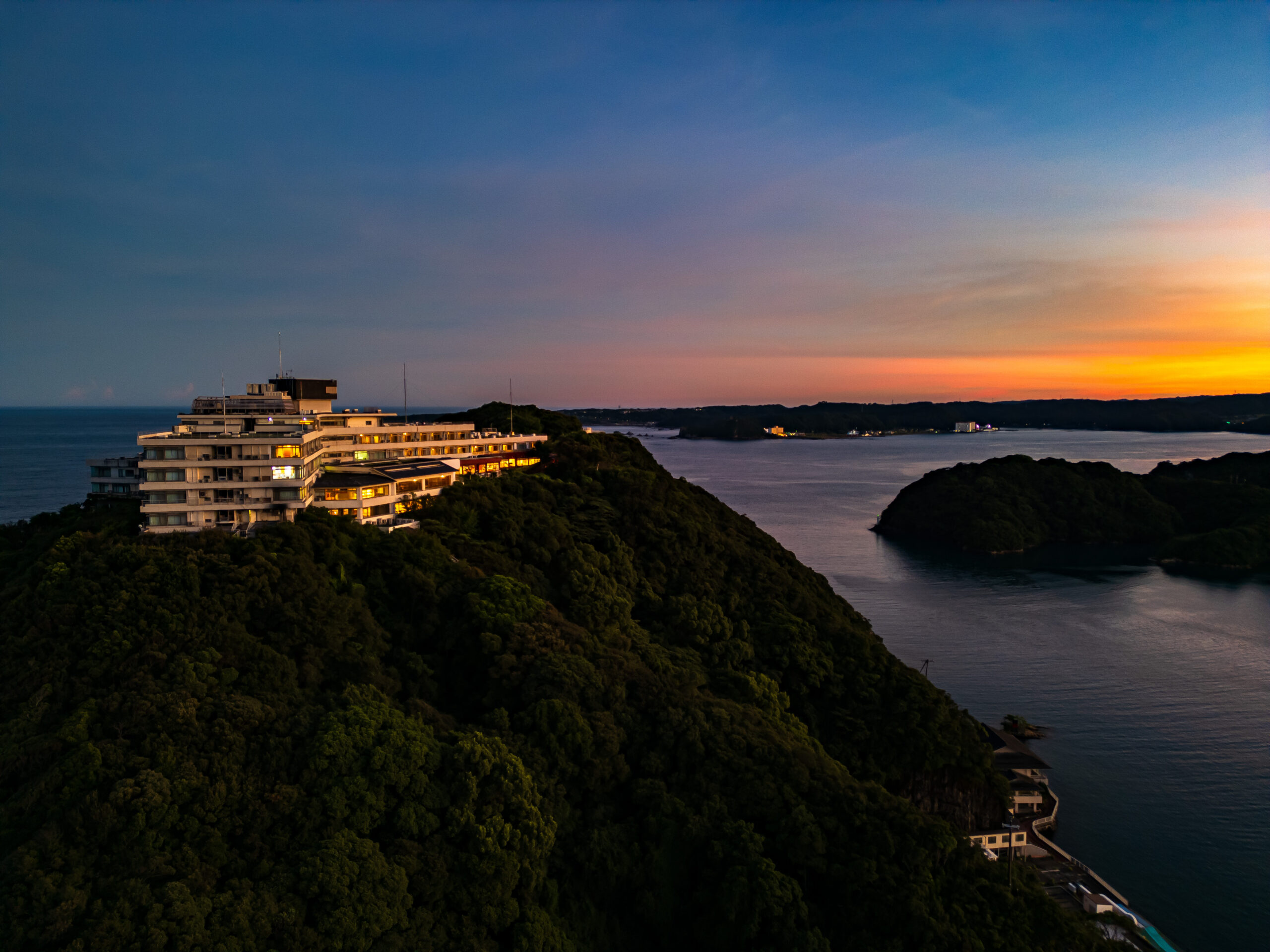 【年末年始】山上館海抜80ｍの絶景×ジャンルを超えたコース仕立ての新ハーフビュッフェで革新的美食体験