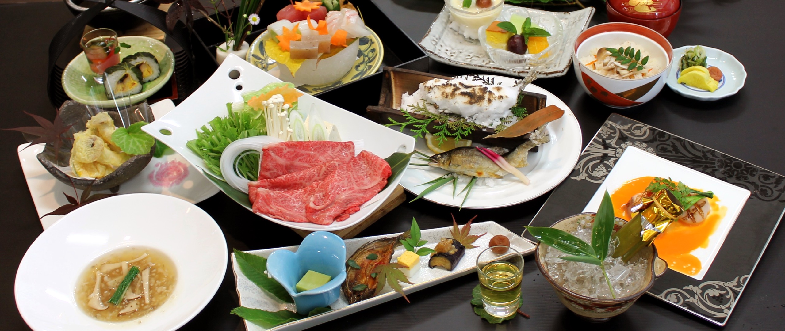 新しいスイートルーム限定の特別料理「熊野牛会席」