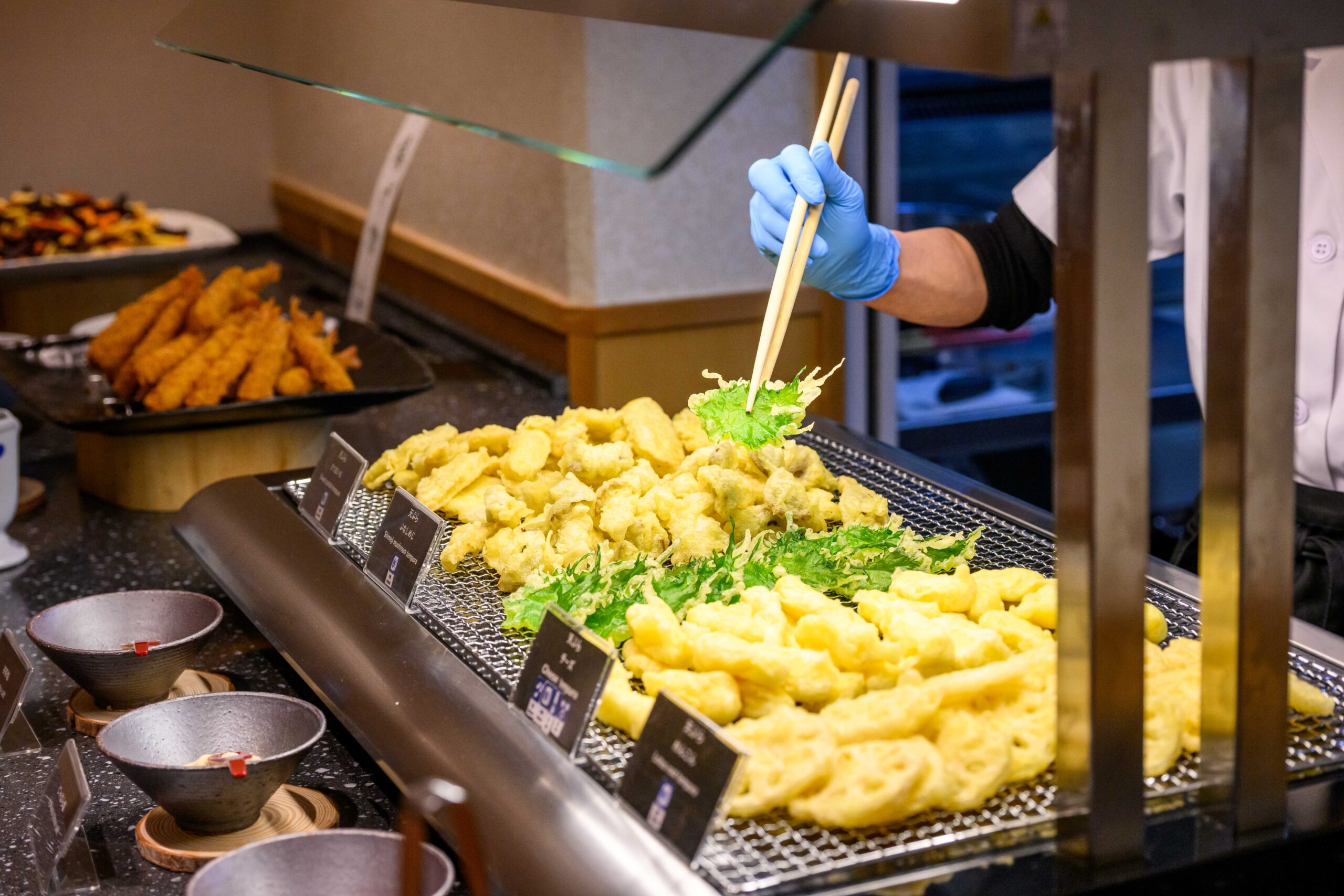 ディナーバイキング「里山キュイジーヌ」一例
季節の野菜の天ぷら