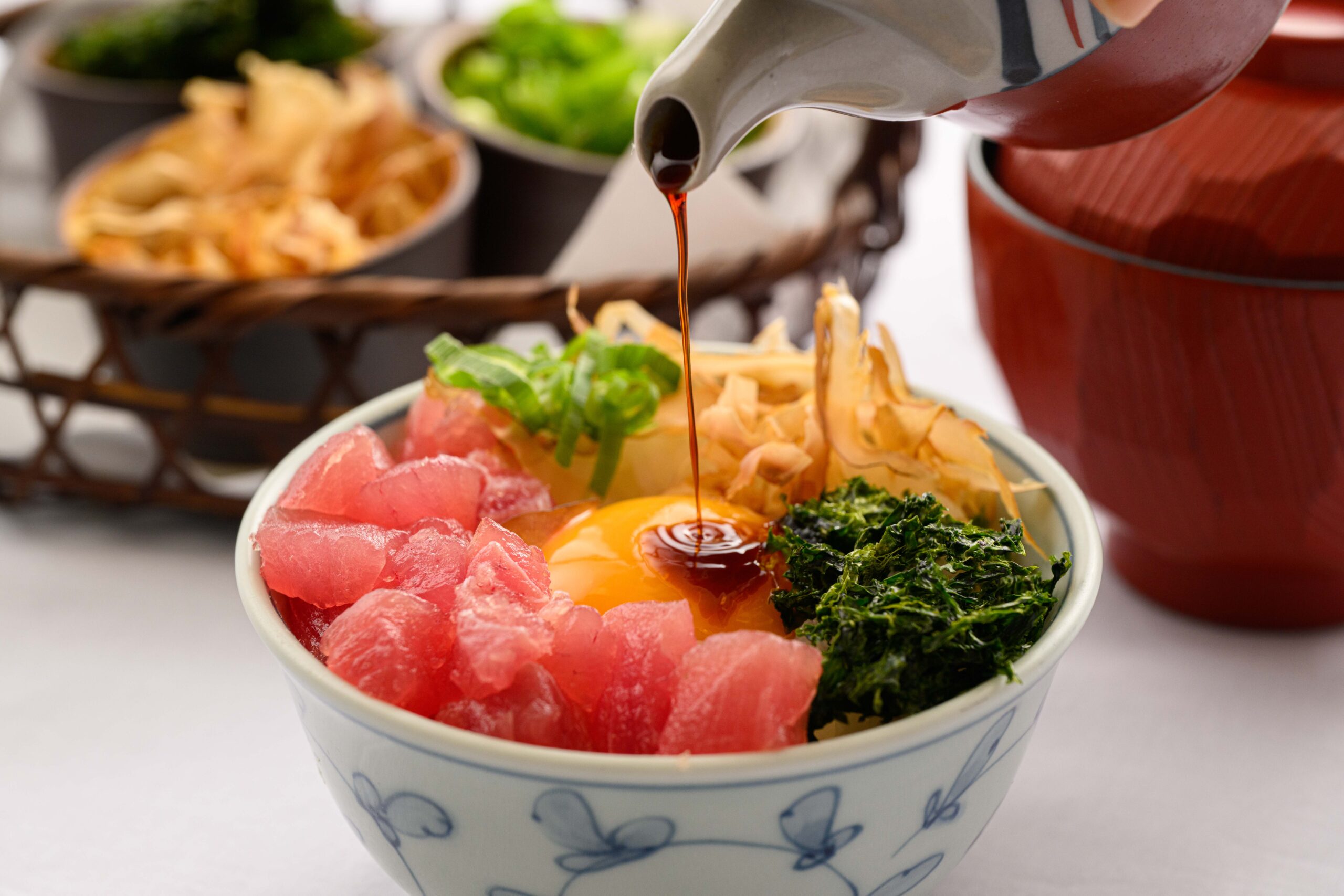 伊勢海老や鮑、熊野牛など豪華食材をふんだんに使った熊野の至宝会席プラン